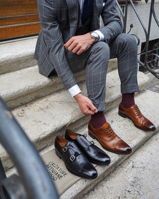 Какие костюмы-тройки носить с табачными брогами