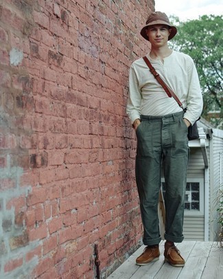 С чем носить табачную панаму мужчине