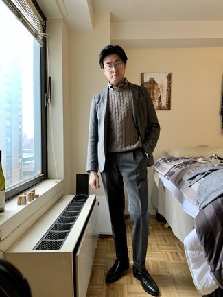 С чем носить табачный вязаный свитер мужчине