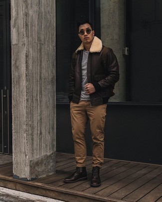 С чем носить табачный рюкзак из плотной ткани мужчине