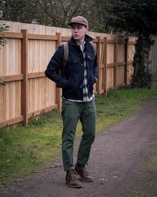 С чем носить табачный рюкзак из плотной ткани мужчине