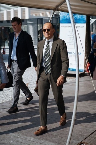 С чем носить табачный мужской клатч из плотной ткани мужчине