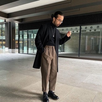 Какие водолазки носить с табачными брюками чинос