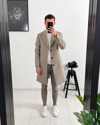 Какие водолазки носить с табачными брюками чинос