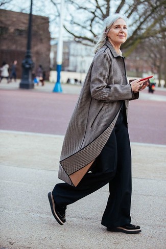 Какие броги носить с табачным пальто женщине