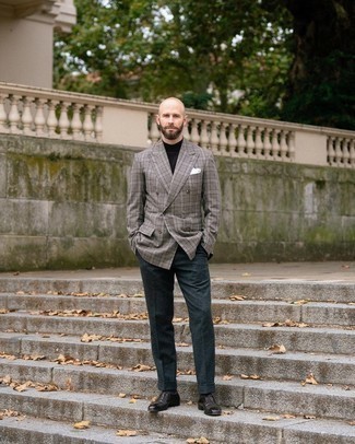 Какие водолазки носить с табачным двубортным пиджаком мужчине