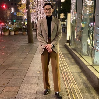 С чем носить табачные классические брюки мужчине