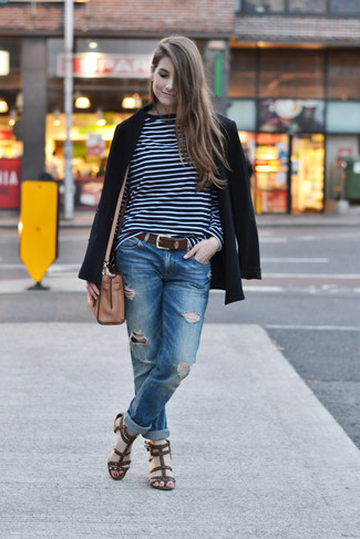 С чем носить табачные сандалии на плоской подошве