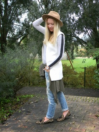 С чем носить табачные туфли на плоской подошве