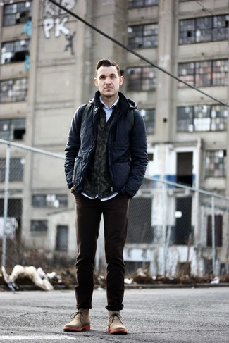 Какие ботинки дезерты носить с табачными джинсами