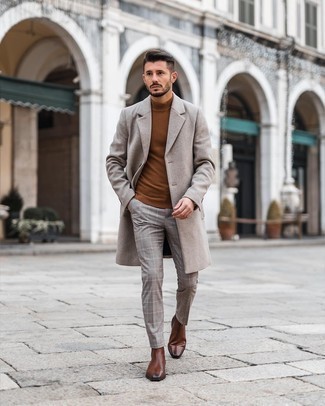 С чем носить табачную вязаную водолазку мужчине