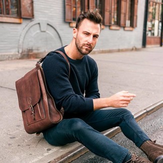 С чем носить табачный кожаный рюкзак мужчине