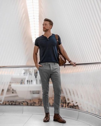 С чем носить табачный кожаный рюкзак мужчине