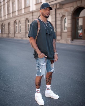 С чем носить табачный кожаный рюкзак мужчине