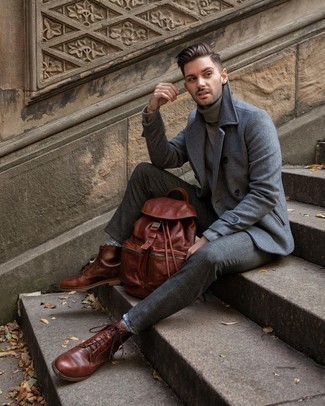 С чем носить табачный кожаный рюкзак мужчине