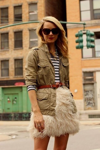 С чем носить табачный кожаный ремень женщине