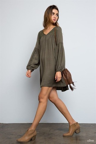 С чем носить табачные кожаные ботинки женщине