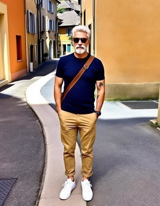 С чем носить табачный кожаный браслет мужчине