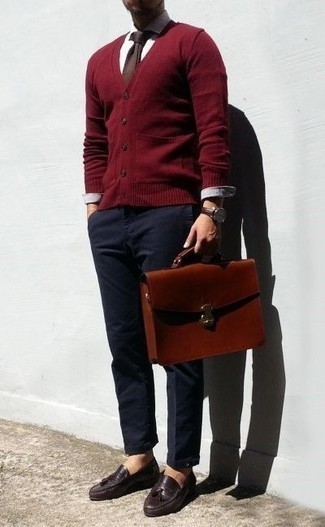 С чем носить табачный кожаный портфель