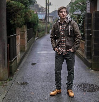 С чем носить табачные кожаные повседневные ботинки мужчине