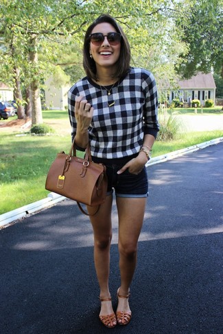 С чем носить табачные кожаные сандалии на плоской подошве