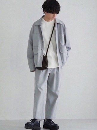 С чем носить табачную кожаную сумку почтальона