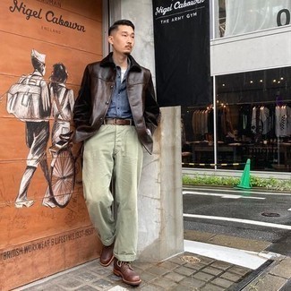 С чем носить табачную кожаную куртку-рубашку мужчине