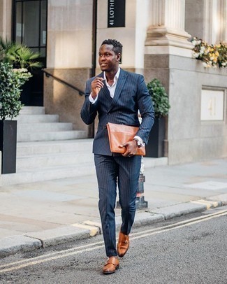 С чем носить табачный кожаный мужской клатч мужчине