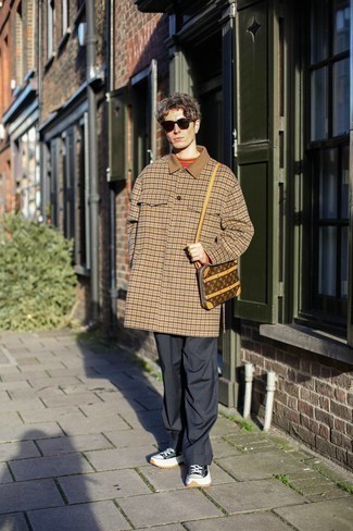 С чем носить табачную сумку почтальона