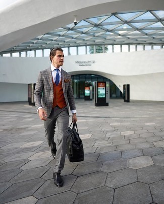 С чем носить табачный нагрудный платок