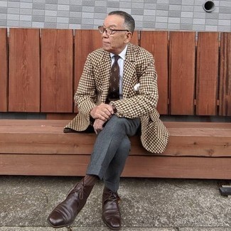 С чем носить табачный галстук с принтом мужчине