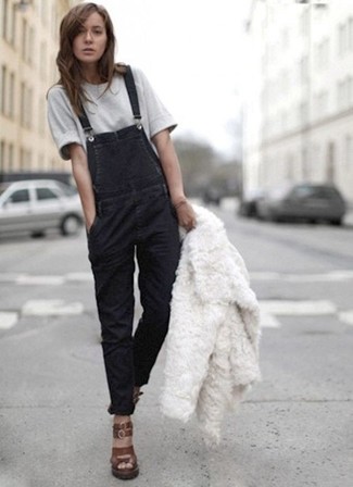 С чем носить табачные босоножек женщине