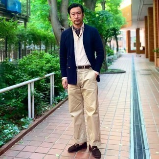 С чем носить табачный шарф мужчине