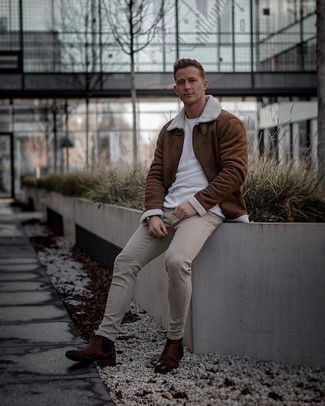 С чем носить табачную короткую дубленку мужчине