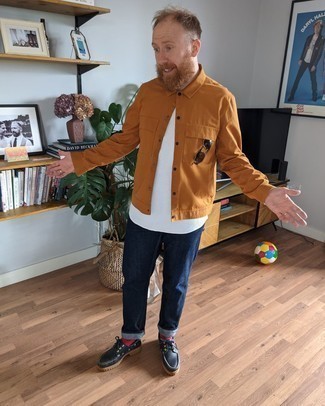 С чем носить табачную куртку-рубашку мужчине