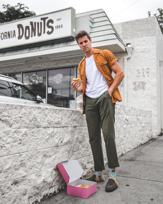 С чем носить табачную куртку-рубашку мужчине