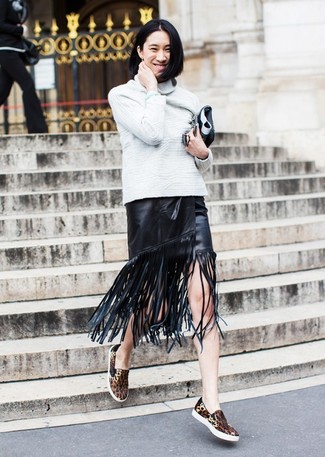 С чем носить табачные кеды женщине