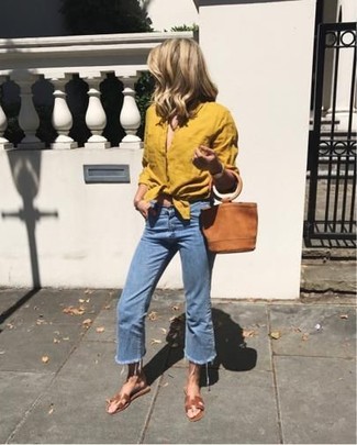 С чем носить табачную замшевую сумку женщине