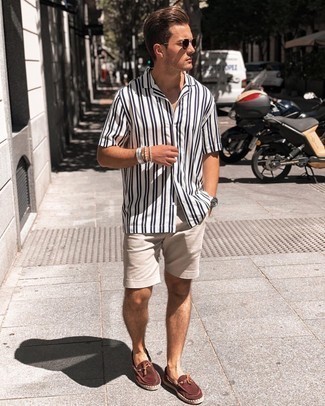 С чем носить табачные замшевые эспадрильи мужчине