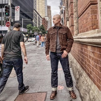 С чем носить табачную замшевую куртку мужчине