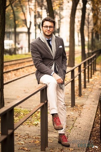 С чем носить табачные замшевые рабочие ботинки мужчине