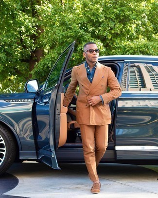 Какие монки носить с табачным костюмом