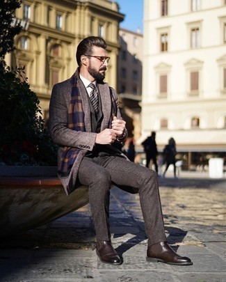 Какие длинные пальто носить с табачным костюмом