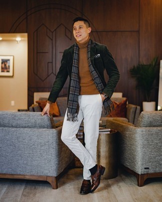 Какие пиджаки носить с табачной водолазкой мужчине