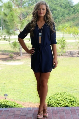 С чем носить табачные босоножек на танкетке