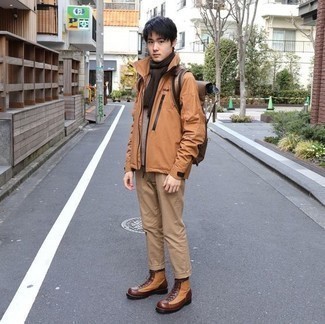 С чем носить табачную ветровку мужчине