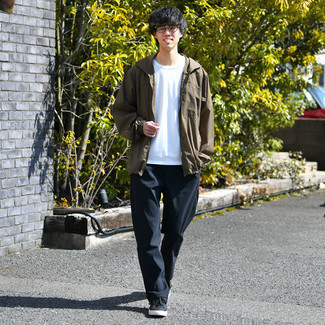 С чем носить табачную ветровку мужчине