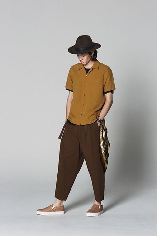 С чем носить табачную шерстяную шляпу мужчине