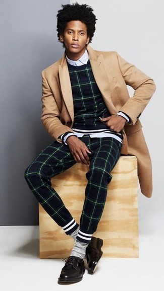 Как носить спортивный костюм с длинным пальто