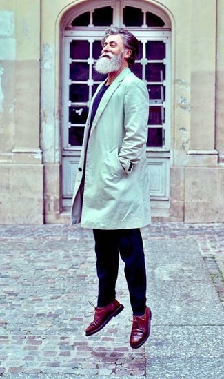 Как носить плащ с брогами